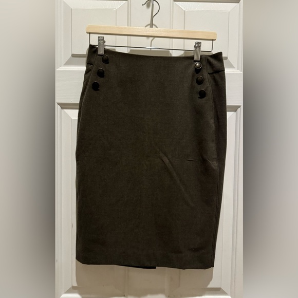 The Limited Dresses & Skirts - The Limited skirt size 6